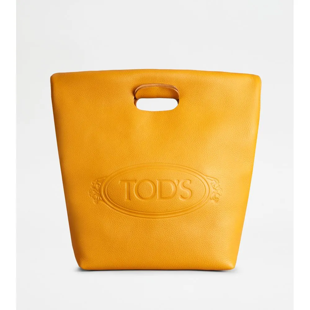Shopping Tote in Leather Medium stylish bucket bags