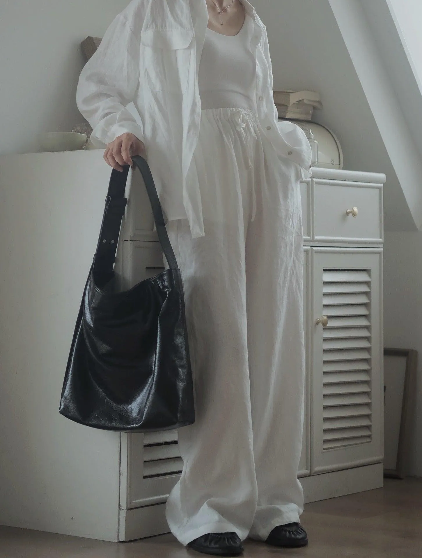 Soft Oil Wax Bucket Shoulder Bag | Minimalist Leather Large Tote Bag With Wide Strap bucket bags for sale