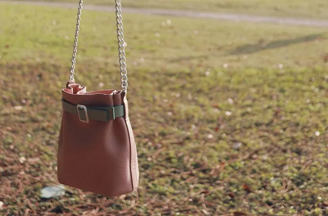 Stylish Leather Pink Chain Womens Bucket Purse Crossbody Bag Barrel Shoulder Bag for Women