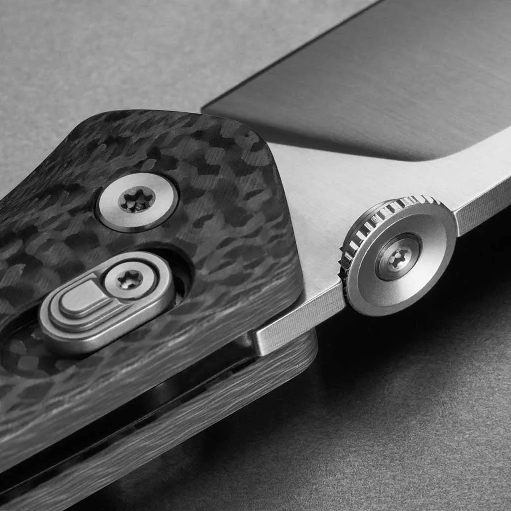 The Carter G10 | Carbon Fibre