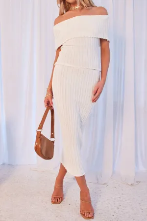 White Knit Skirt Midi High Rise Relaxed Fit,skirt,denim skirt,mini skirt,maxi skirt,jean skirt,skort,tennis skirt,pleated skirt,pencil skirt,bubble skirt,plisse skirt,fitted skirt,midi skirt,short skirt,short mini skirt,leather skirt,a line skirt