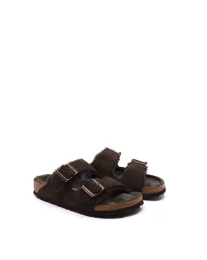Sandale Arizona en peau de mouton pour femme - Étroite en couleur moka