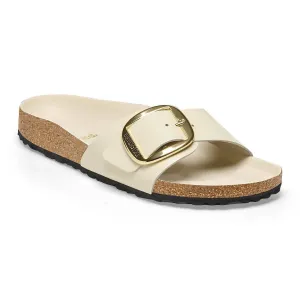 Sandale Madrid à grande boucle pour femme - Largeur étroite en écru brillant